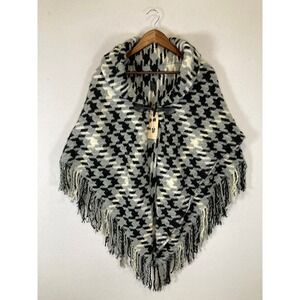 Dark Academia Altare Womens OS Black White Houndstooth Toggle Fringe Knit Poncho